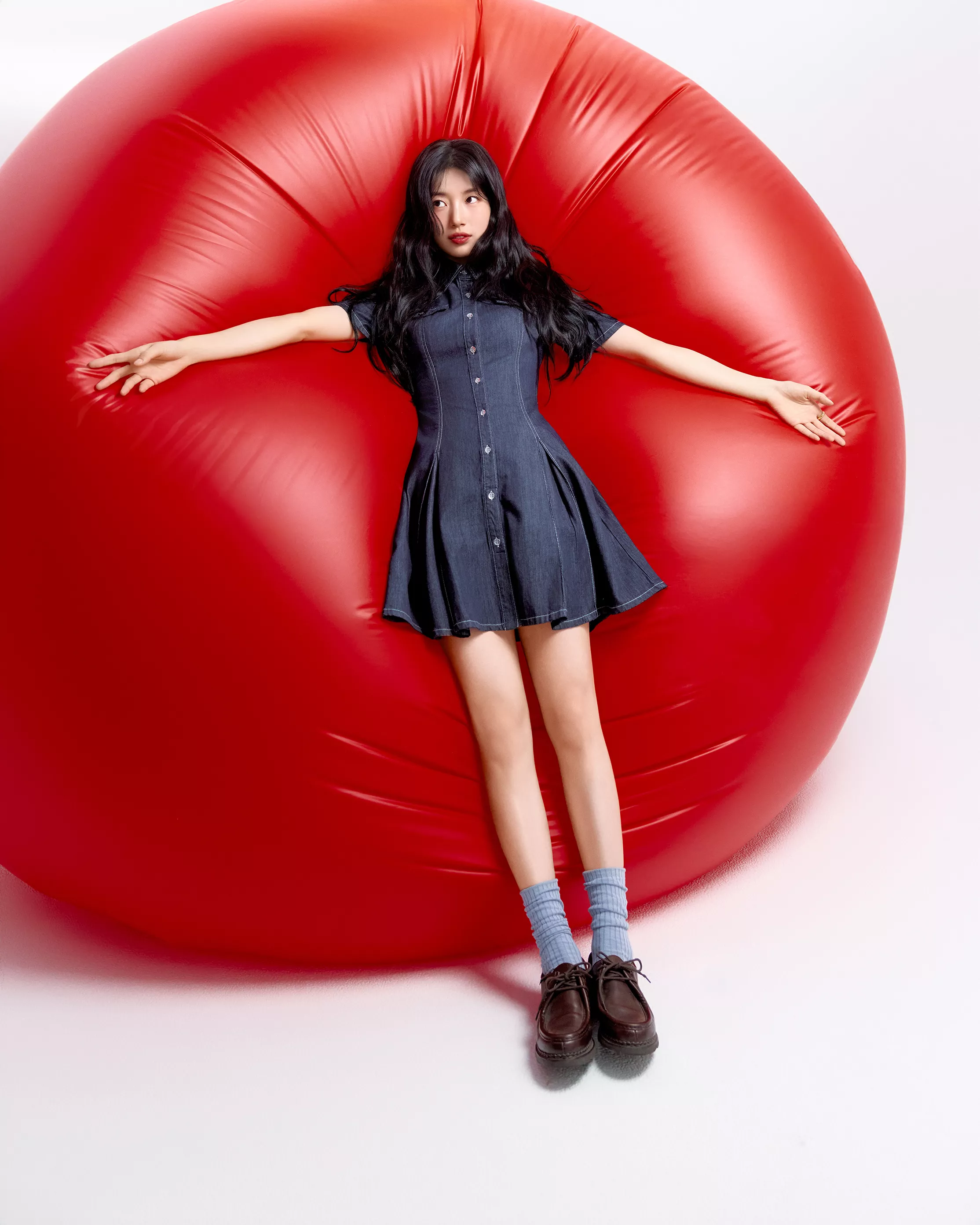 수지 게스 화보 5번째 사진