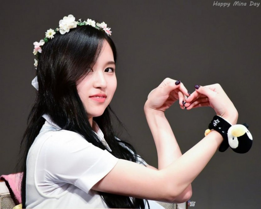    0324 HAPPY BIRTHDAY MINA