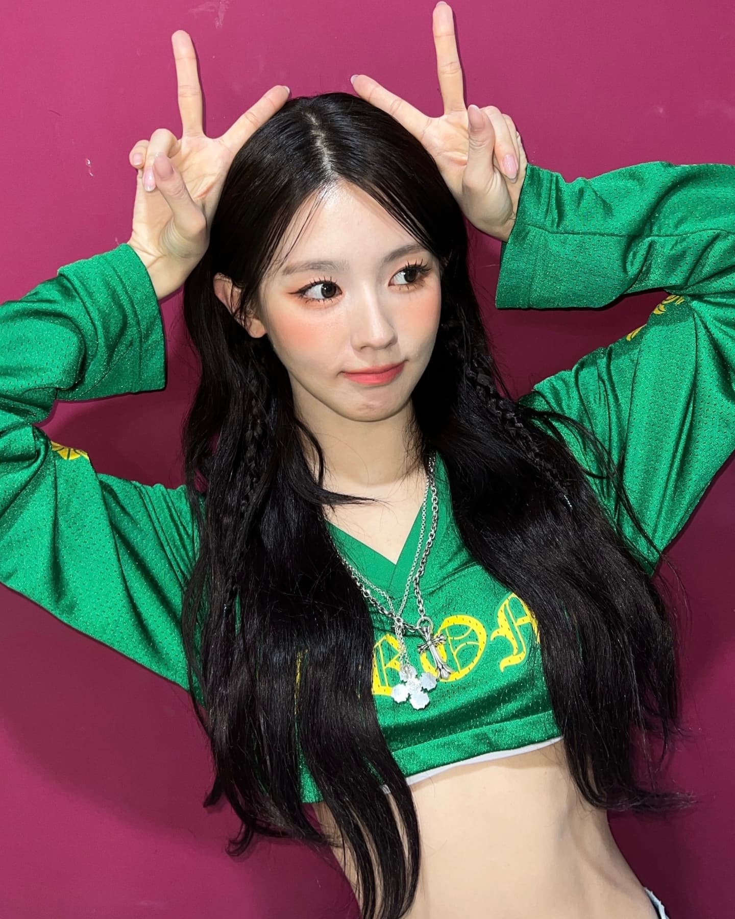 아이돌 미연 브라가 은근히 비치는 봉긋한 흰나시 - 버블 업데이트4.jpg