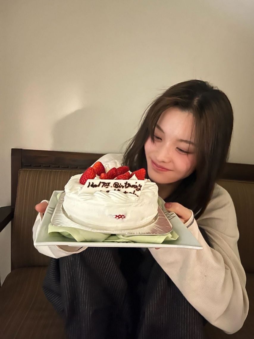 아일릿 이로하1_1.jpg