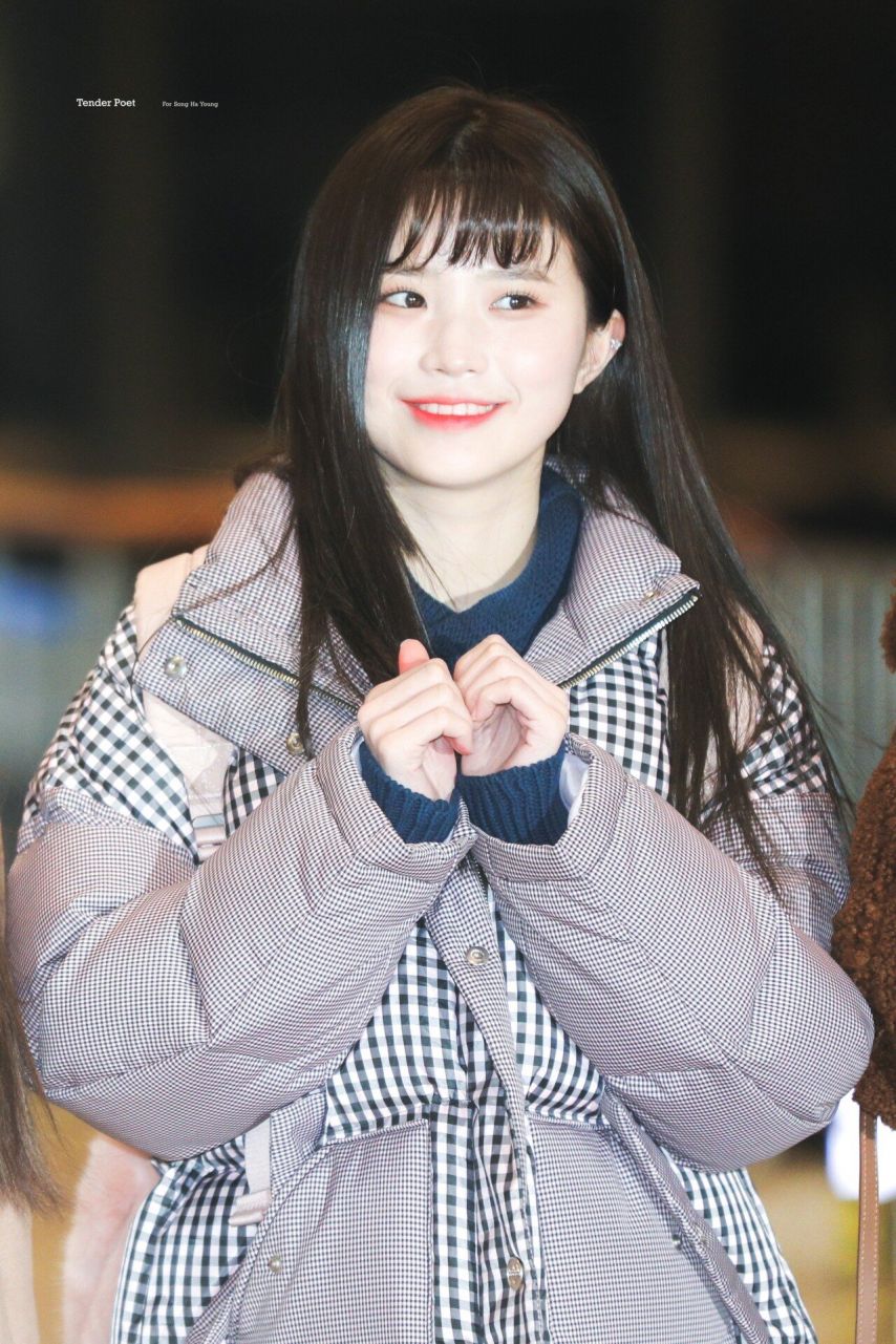 프로미스나인 하영1_2.jpeg