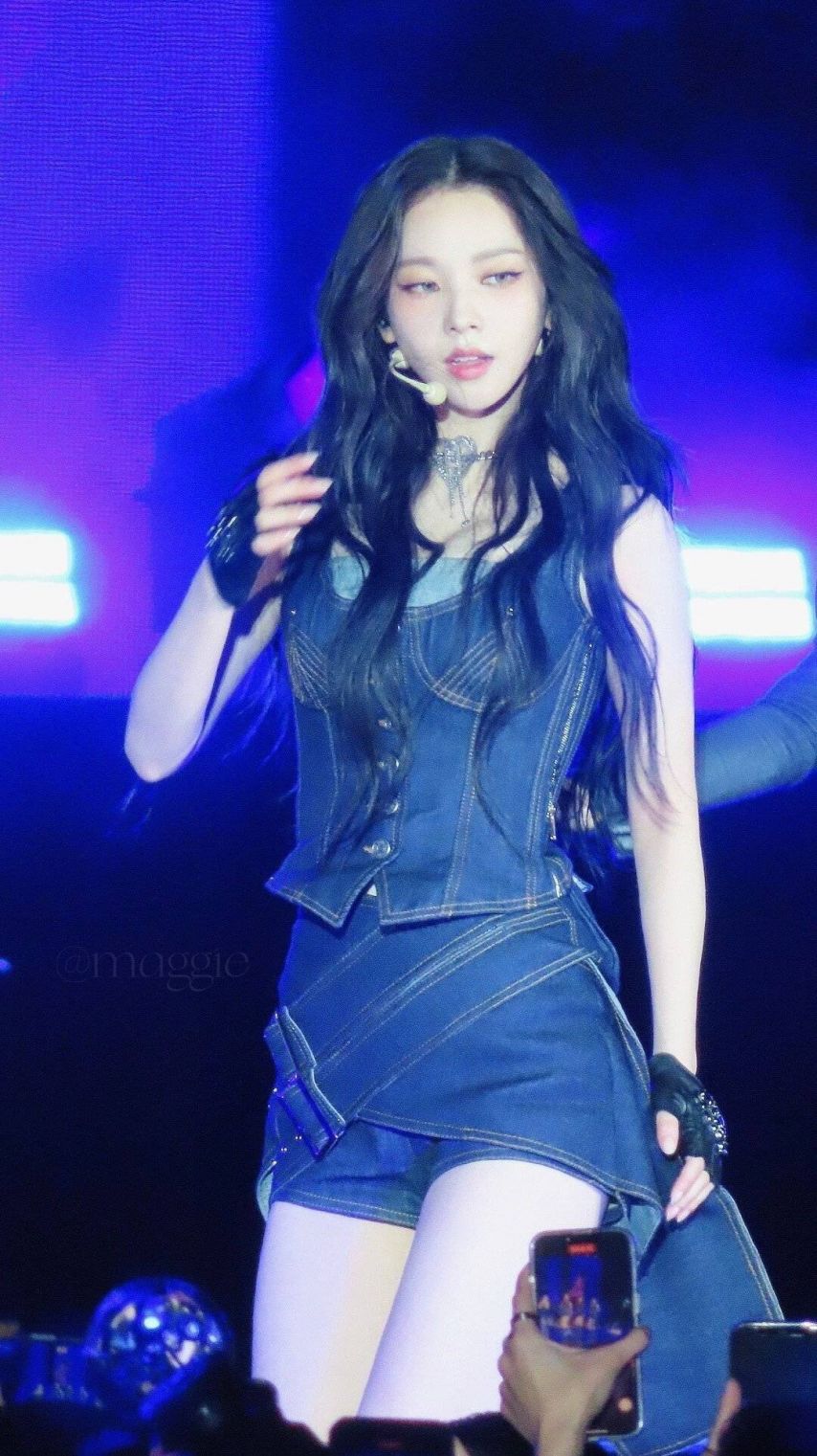 카리나 LA 공연 당시1_12.jpeg