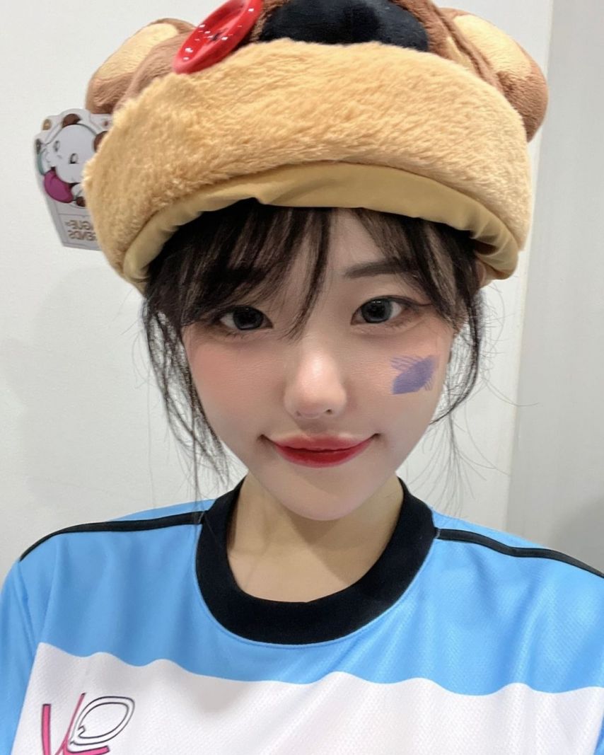 QWER 히나1_1.jpg