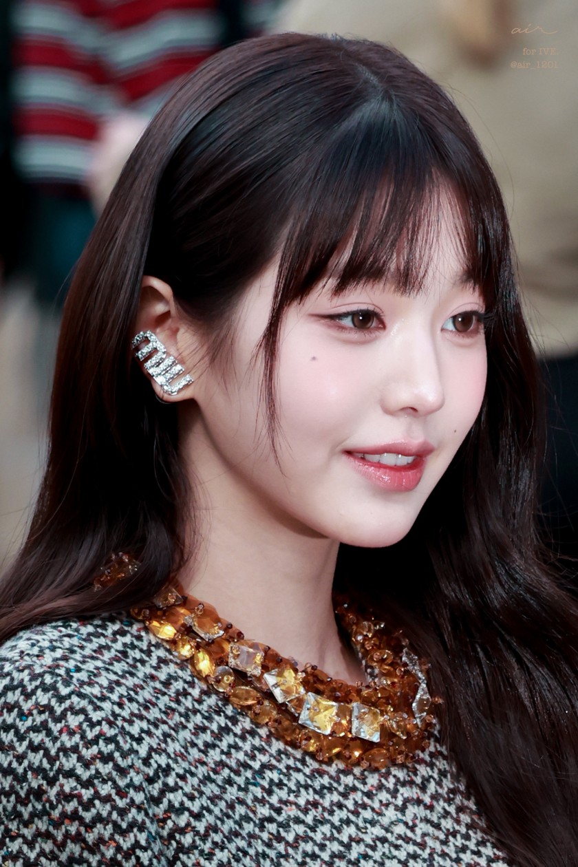 어제자 MiuMiu Paris Fashion Week 장원영