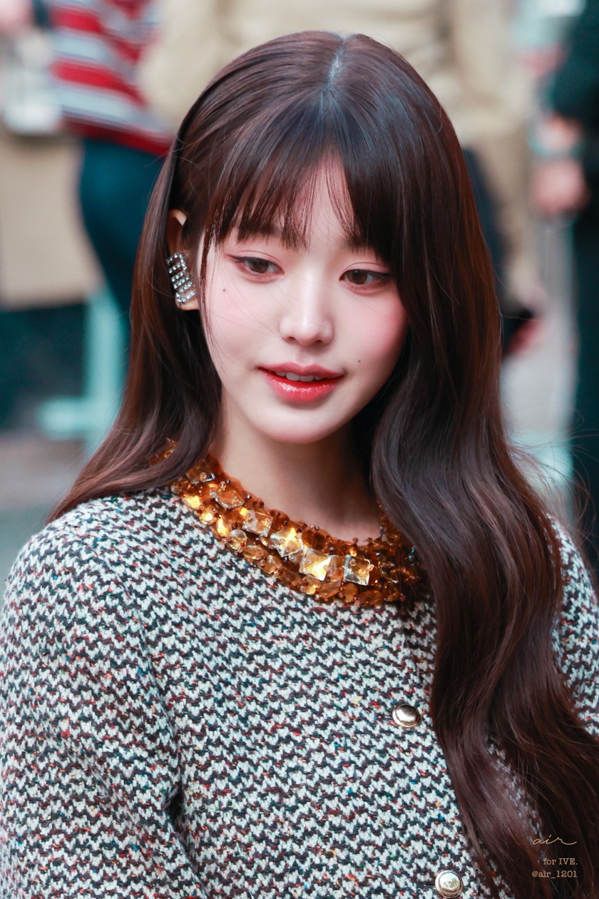 어제자 MiuMiu Paris Fashion Week 장원영