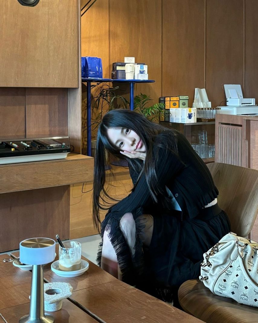 앨리스 이제이1_6.jpg