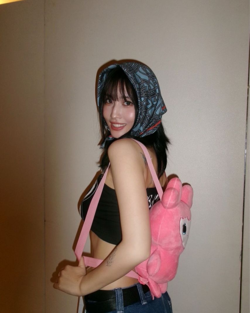 트와이스 인스타-모모1_3.jpg