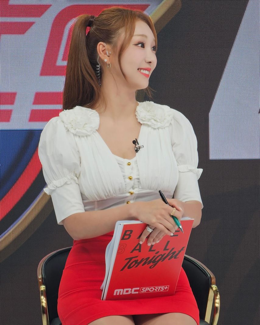 박지영 아나운서1_2.jpg