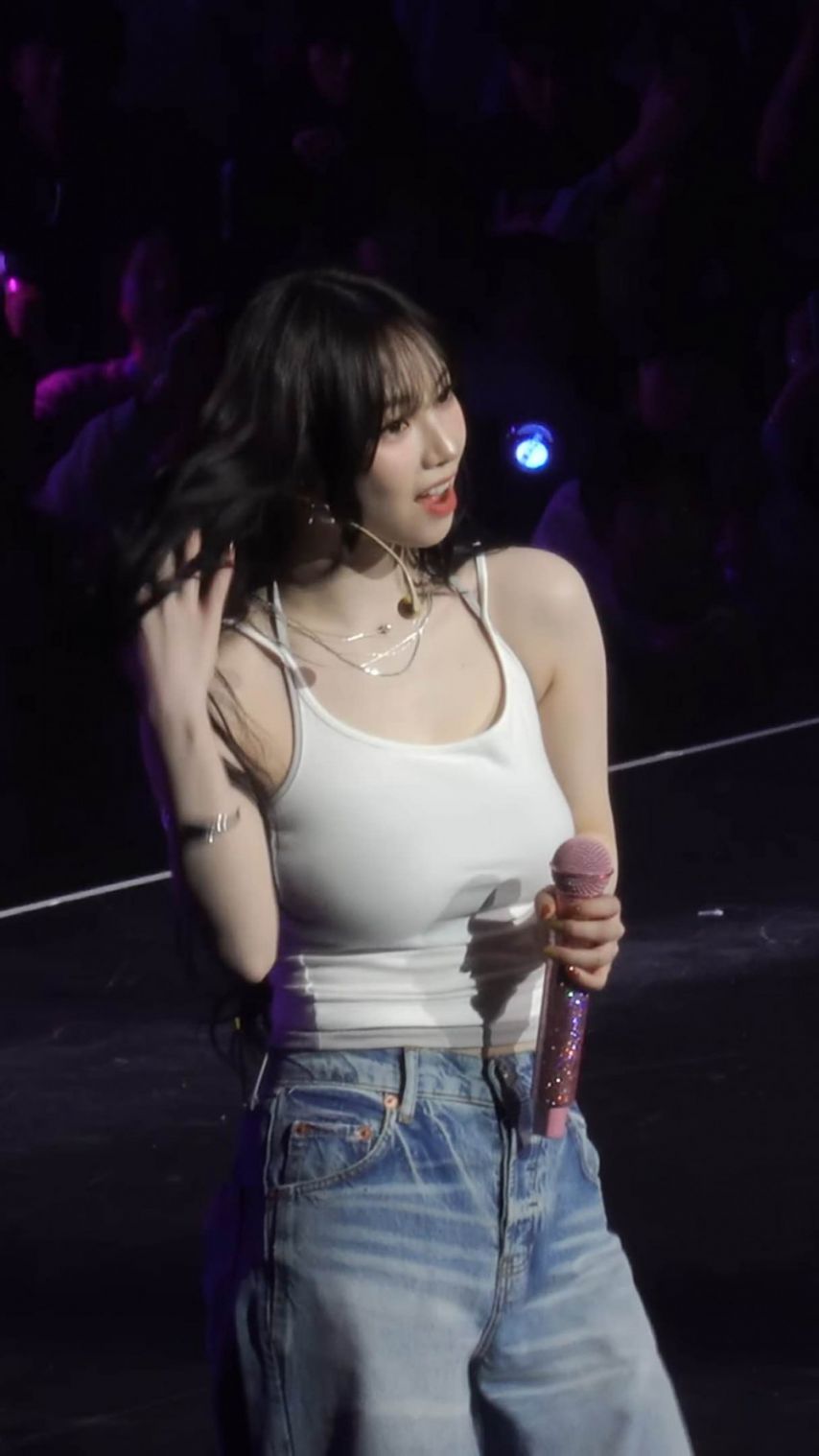 카리나 청바지 흰티3_5.jpg
