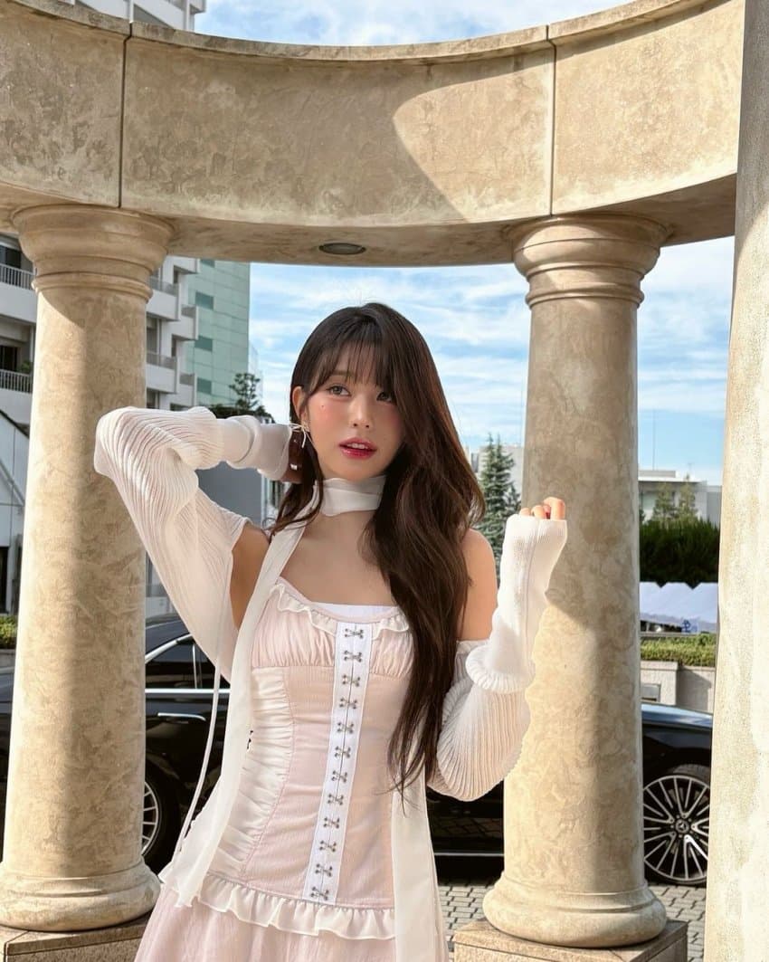아이브 원영 침대위1_18.jpg