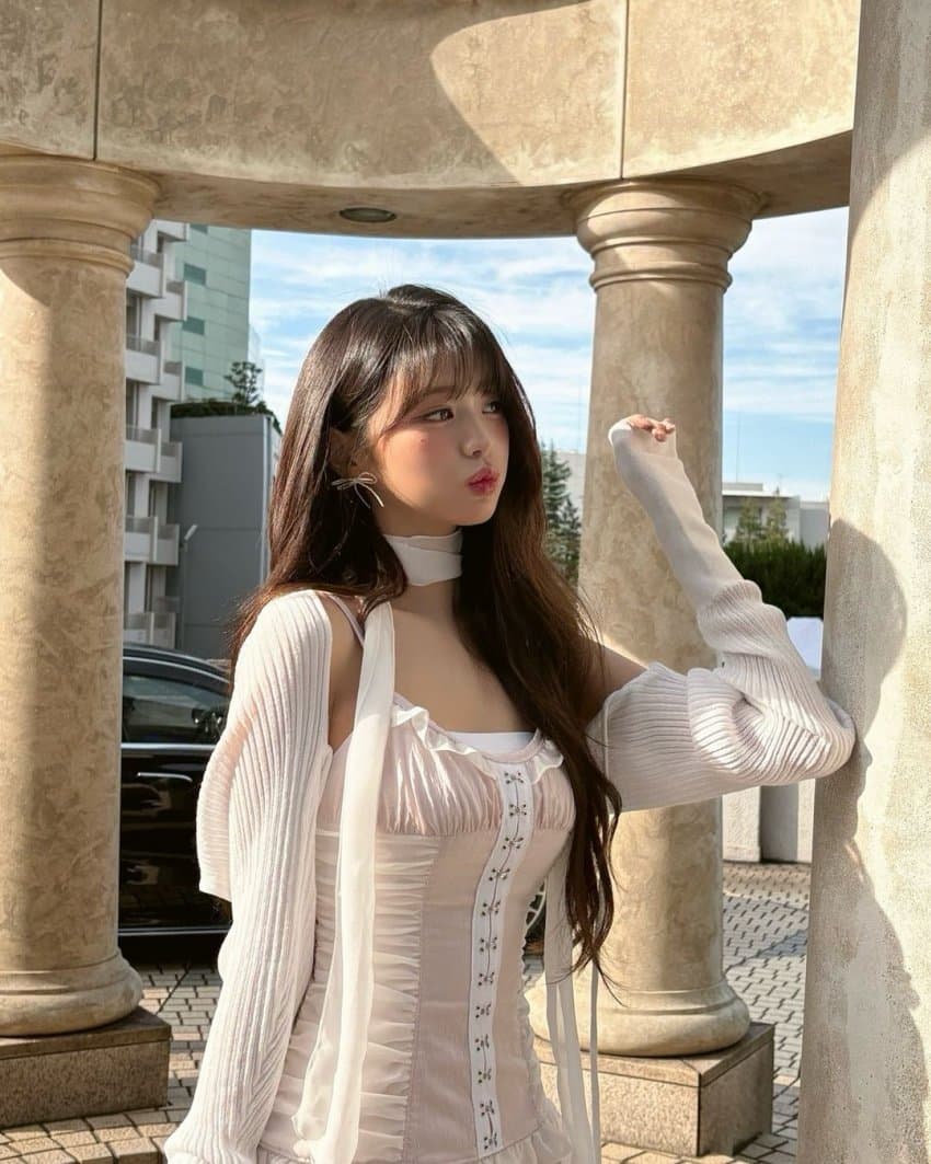 아이브 원영 침대위1_16.jpg