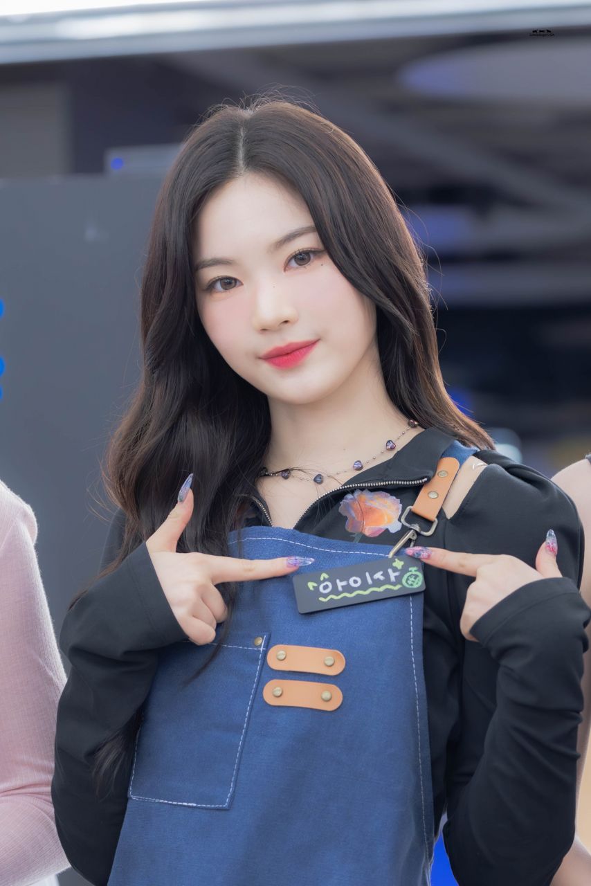 스테이씨 아이사1_3.jpg