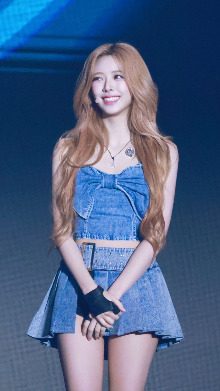 ITZY 유나1_2.jpg