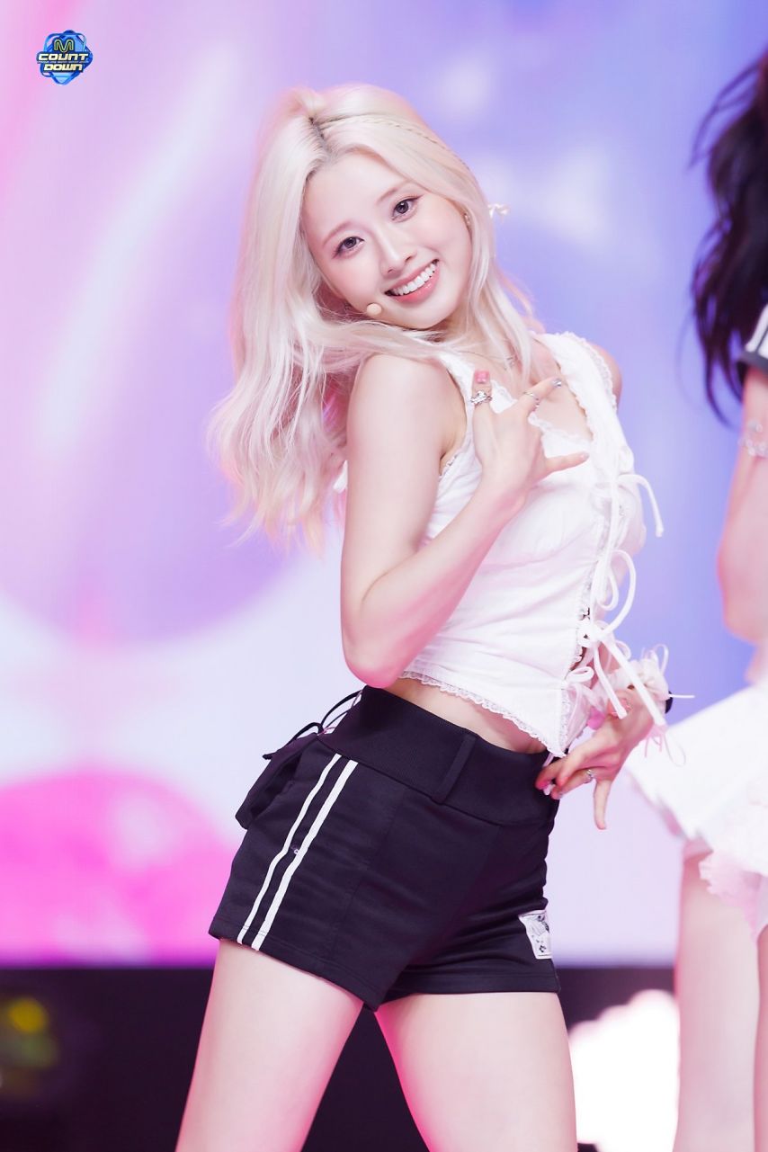 라잇썸 나영1_3.jpg