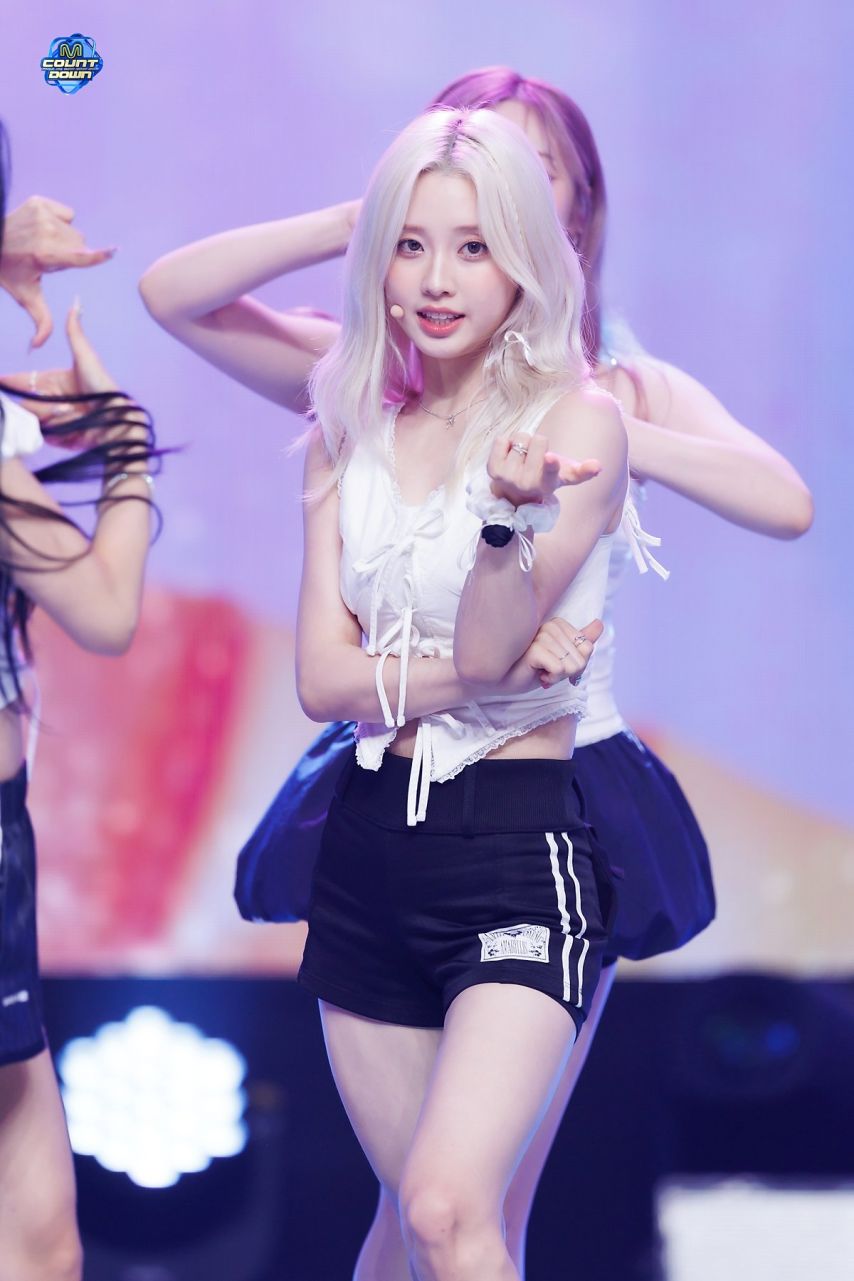 라잇썸 나영1_2.jpg