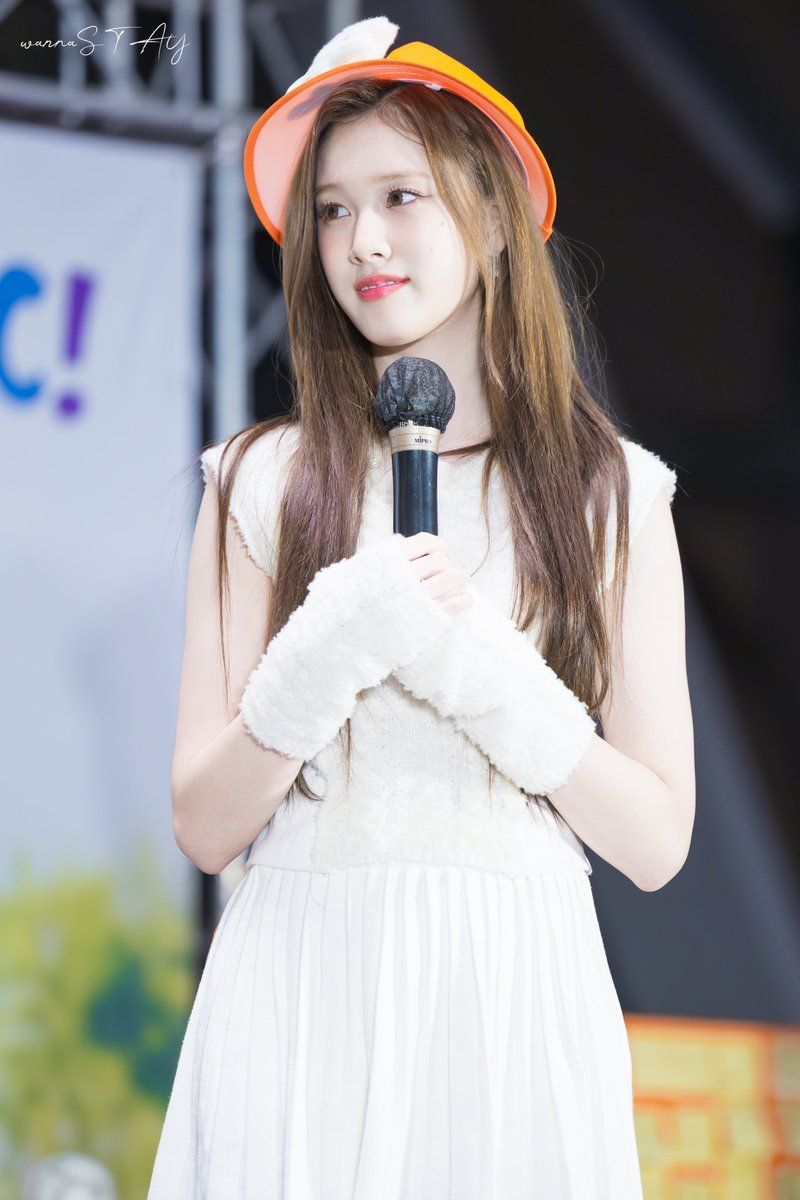 스테이씨 재이1_8.jpg