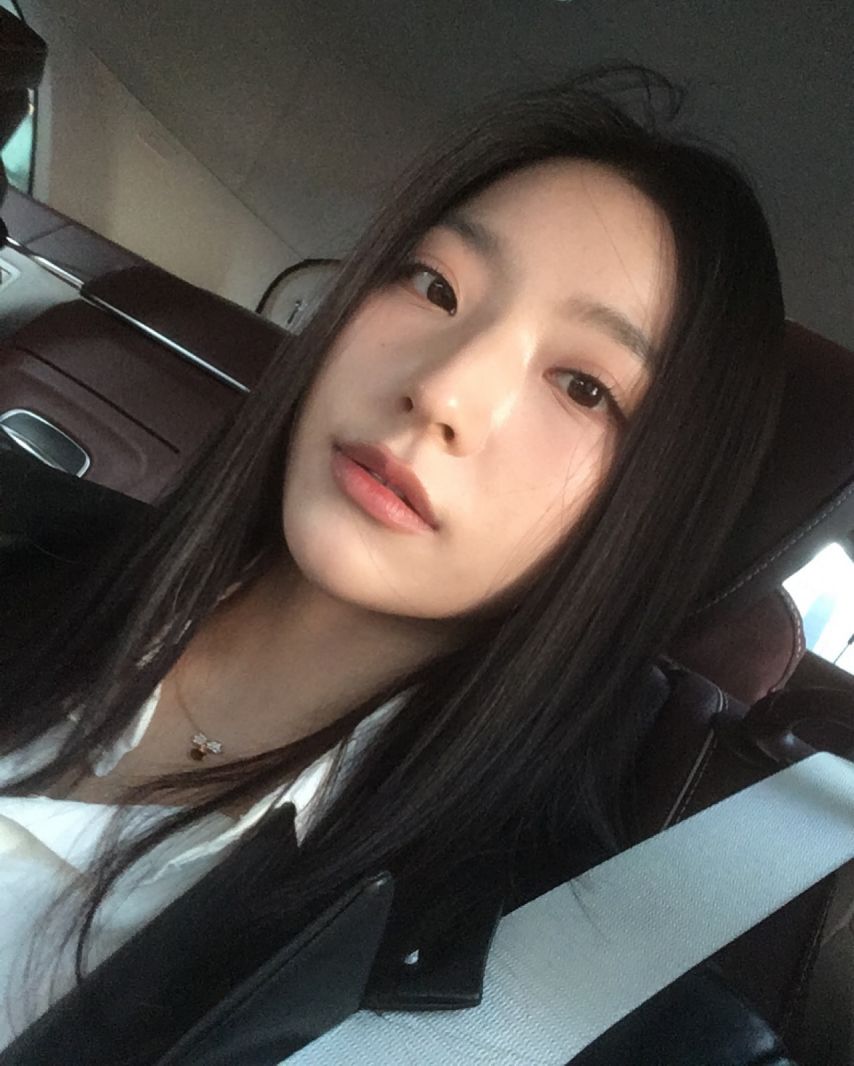 프로미스나인 이새롬1_4.jpg