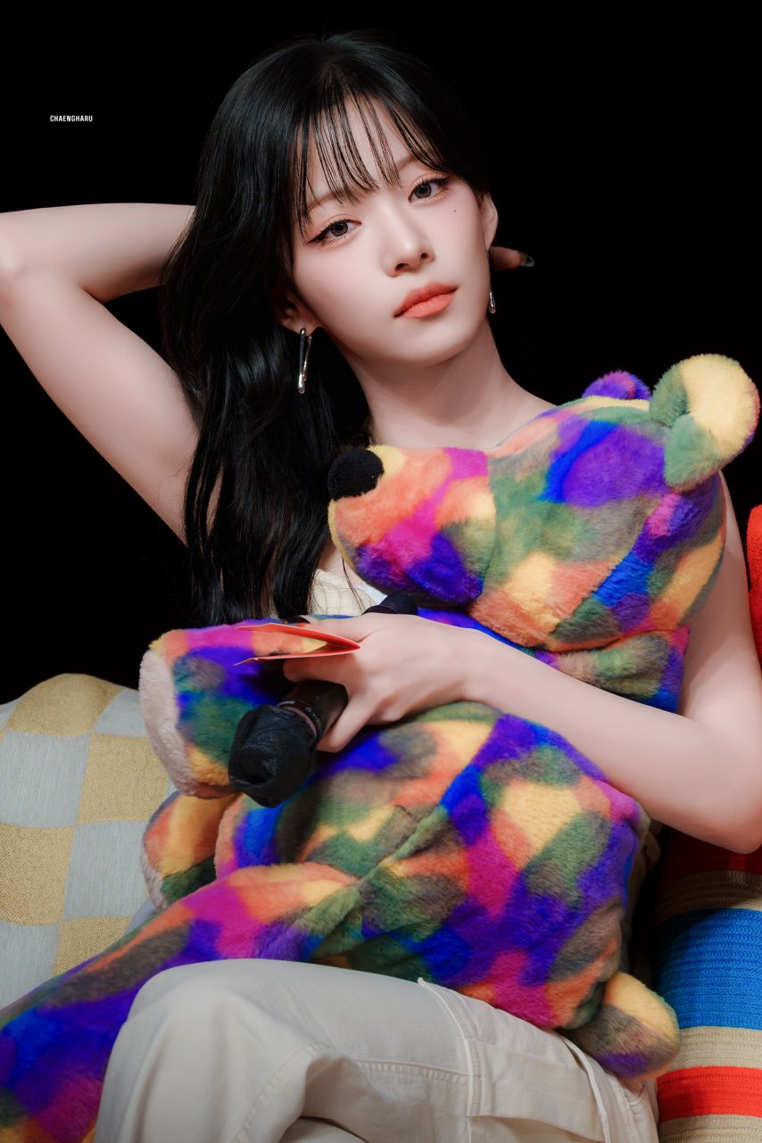 프로미스나인 이채영1_3.jpg