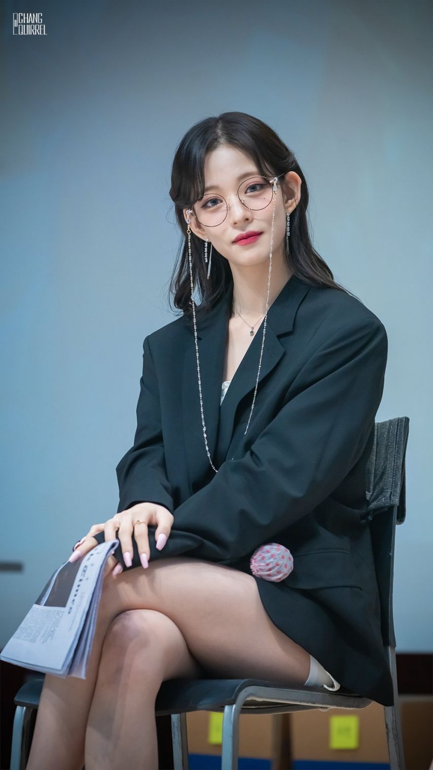 프로미스나인 이채영1_1.jpg