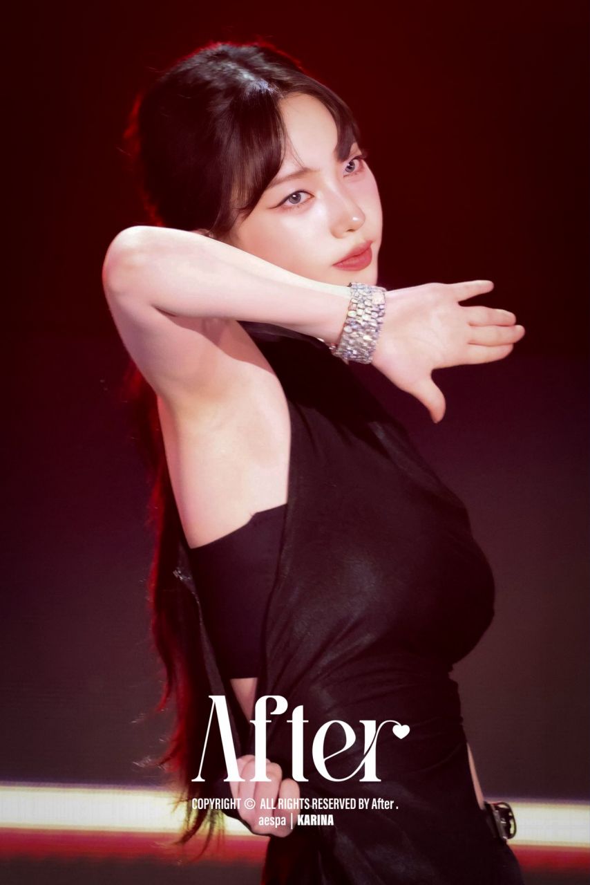 의상 사고 (옷이 터진) 에스파 카리나1.jpg
