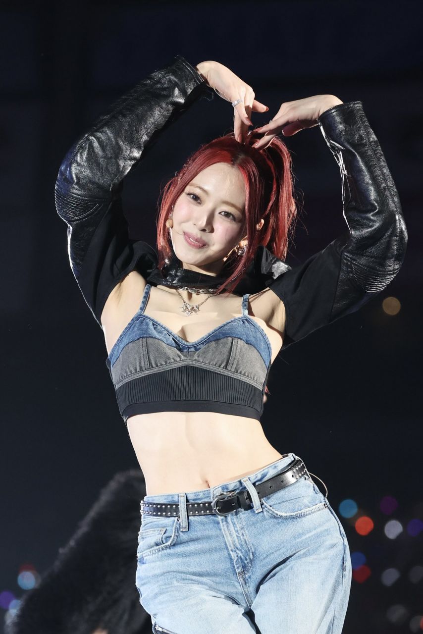 ITZY 유나1_1.jpg