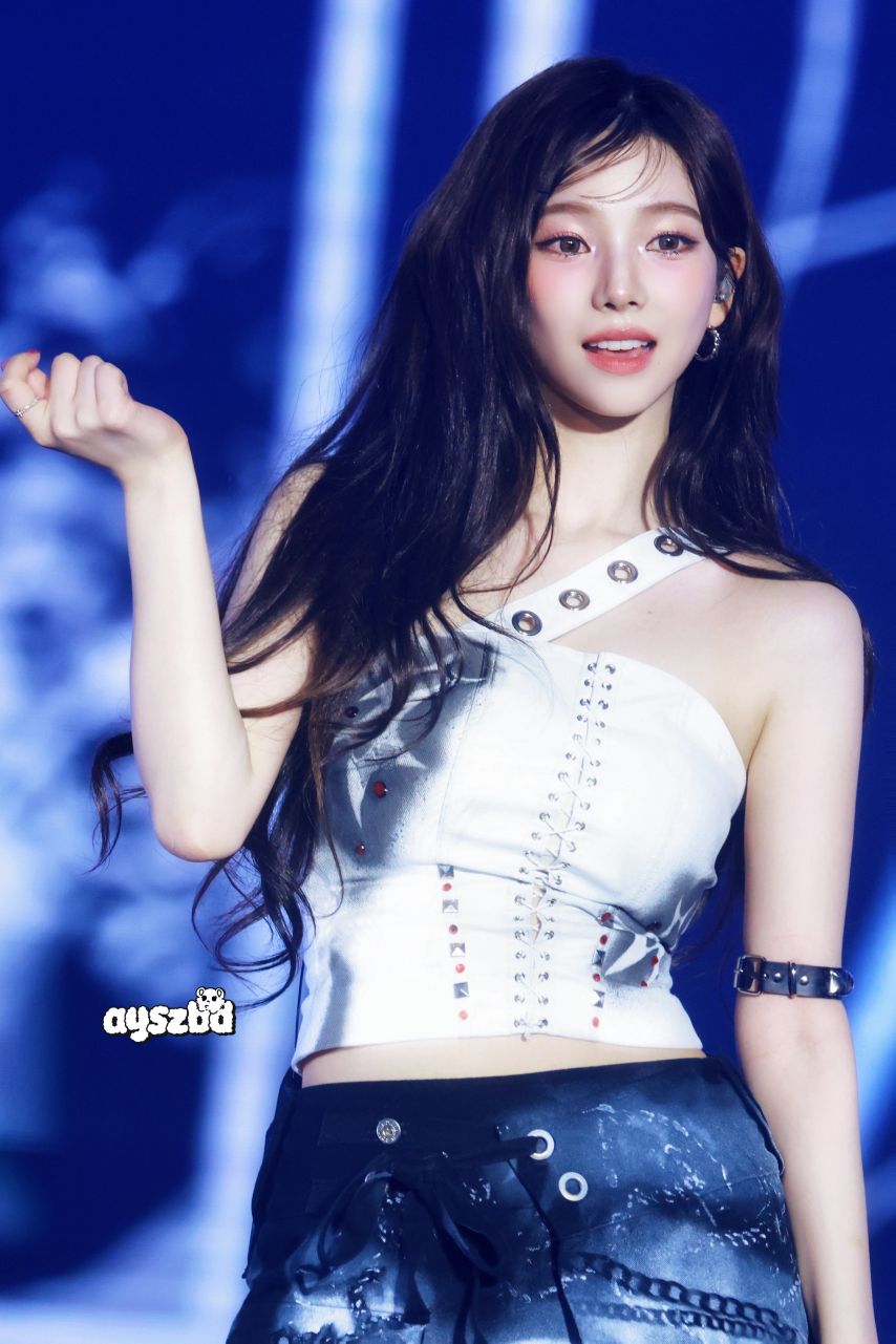 250517 슈퍼팝2025코리아 에스파 카리나1_4.jpg