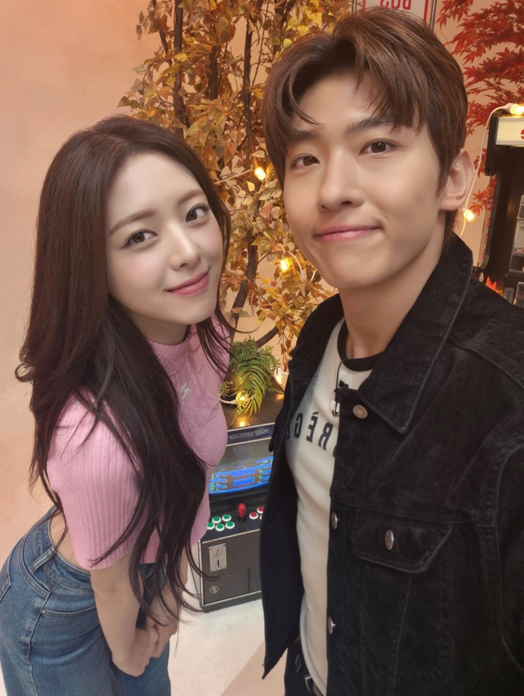 20241010_224847_X.jpg 덱스의 냉터뷰에 나온 유나 미모 ㄷㄷㄷ