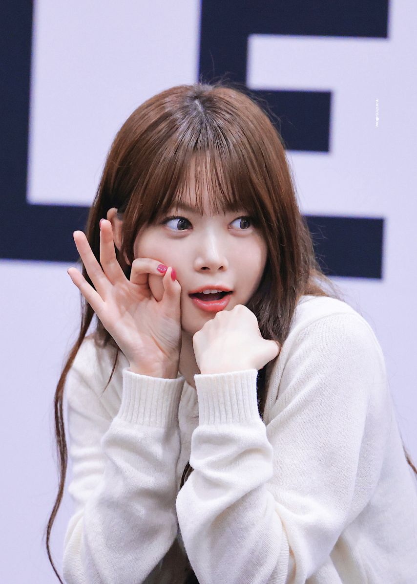 르세라핌 홍은채1_1.jpg