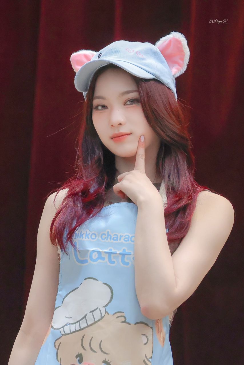 스테이씨 아이사1_3.jpg