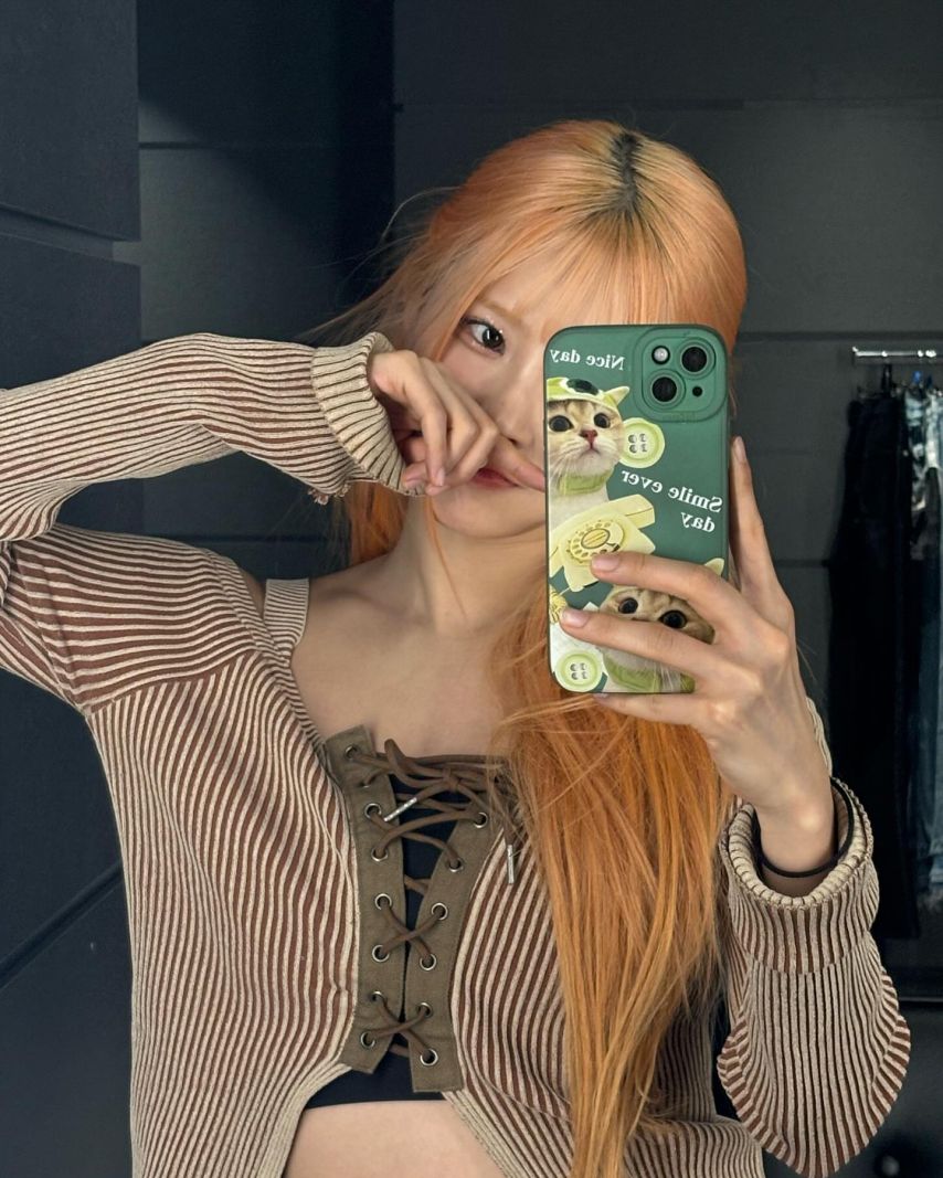 프로미스나인 송하영,백지헌1_2.jpg