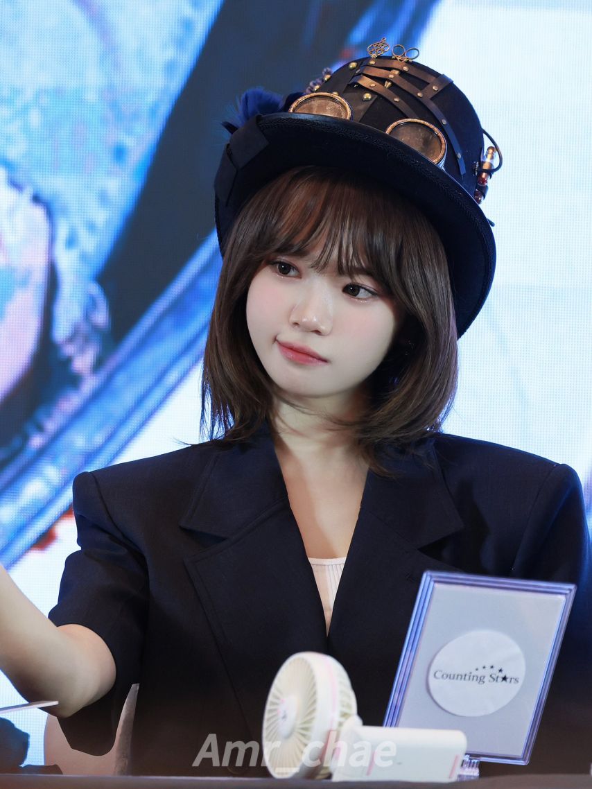 [르세라핌] 김채원1_4.jpg