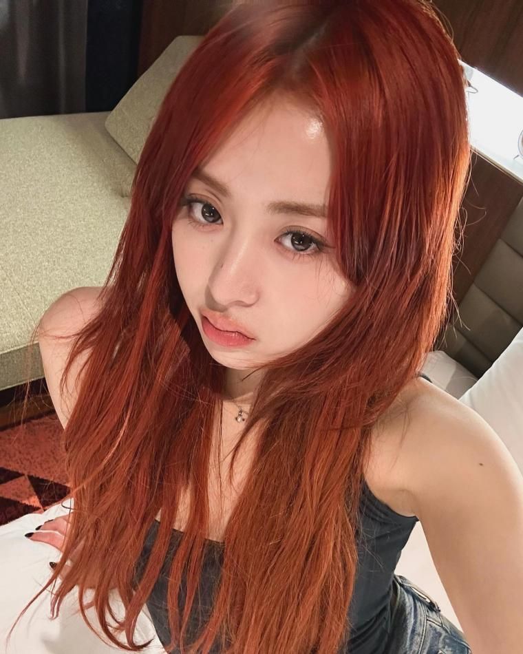 르세라핌 허윤진2_1.jpg