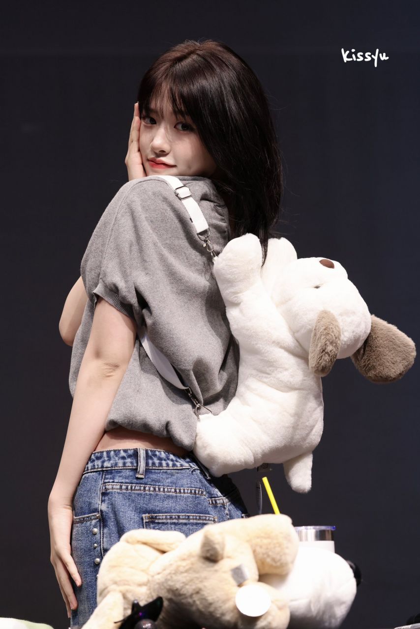 아이브 안유진1_7.jpg