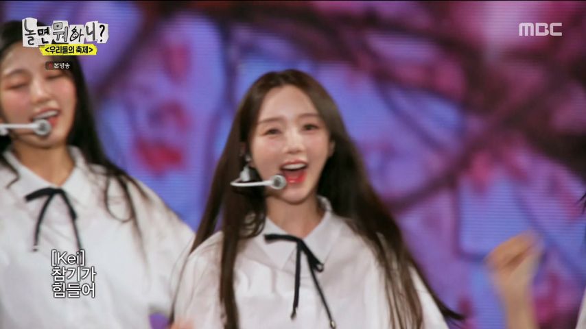러블리즈 완전체 무대하는 케이 표정1_10.jpg