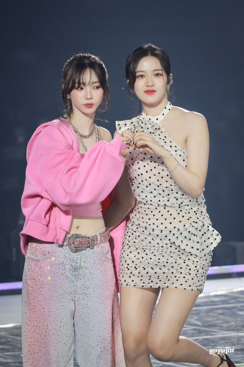 안유진 카리나1_2.jpg