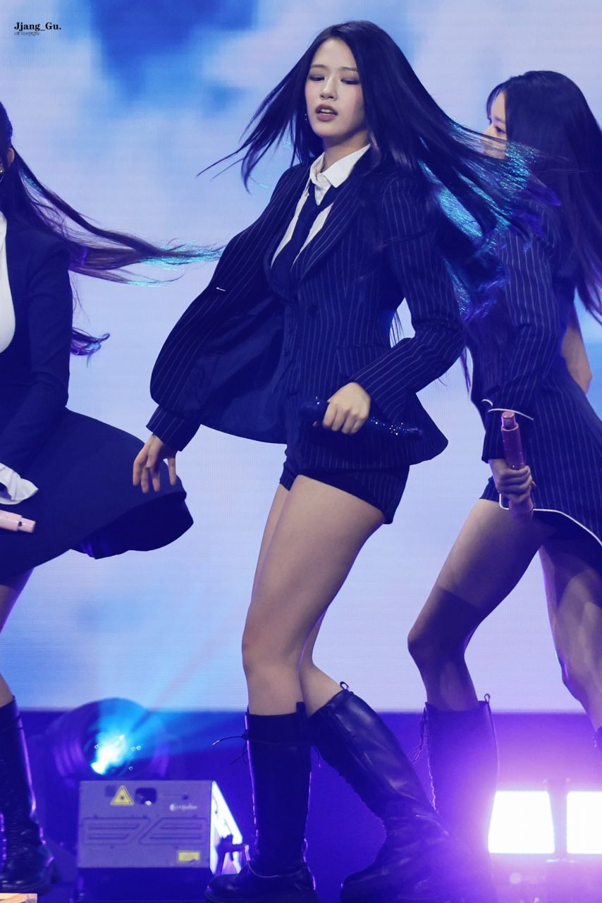 241012 GOLDEN WAVE 아이브 안유진1_2.jpg