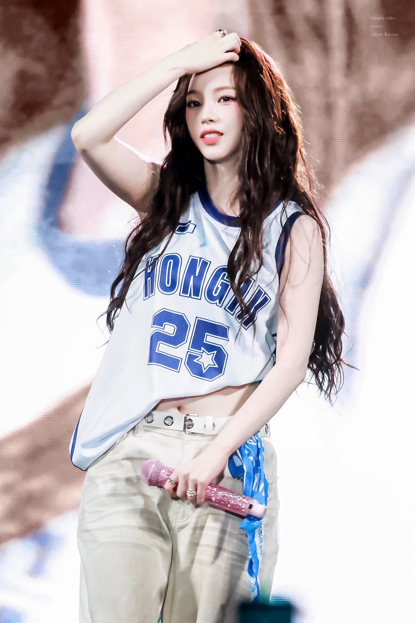 에스파 카리나 홍익대1_1.jpg