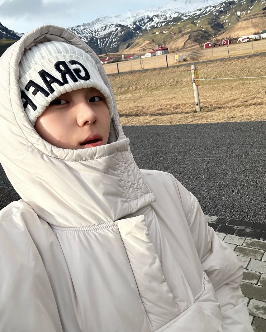 엄지 VIVIZ비비지 인별1_6.jpg