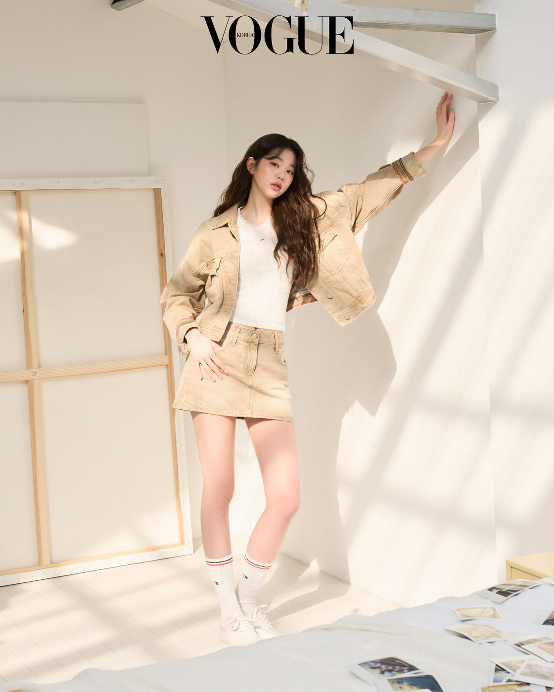아이브 장원영 미친 미모의 보그 화보 매끈한 각선미 배꼽5.jpg