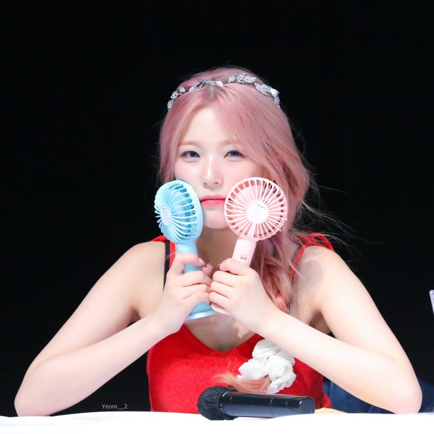 프로미스나인 백지헌1_1.jpg