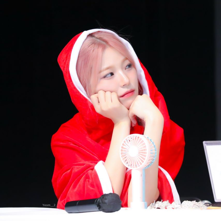 프로미스나인 백지헌1_2.jpg