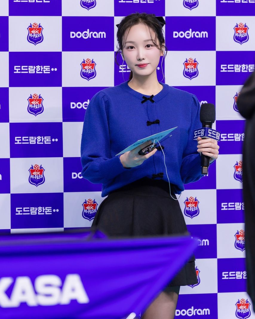 김세연 아나운서1_2.jpeg