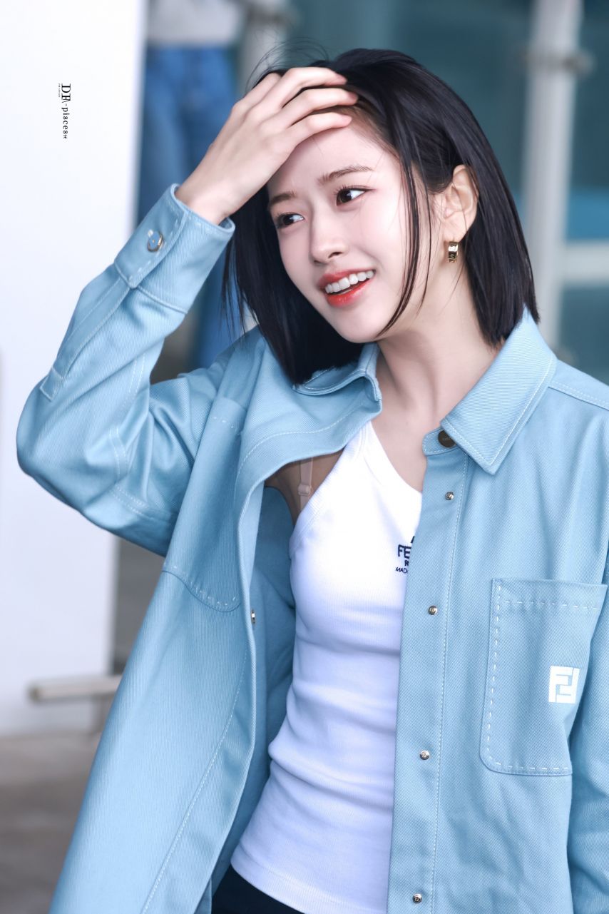[아이브] 안유진1_2.jpg