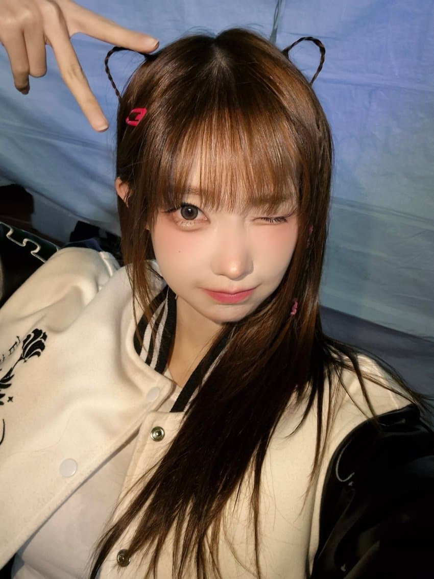 QWER 마젠타1_2.jpg