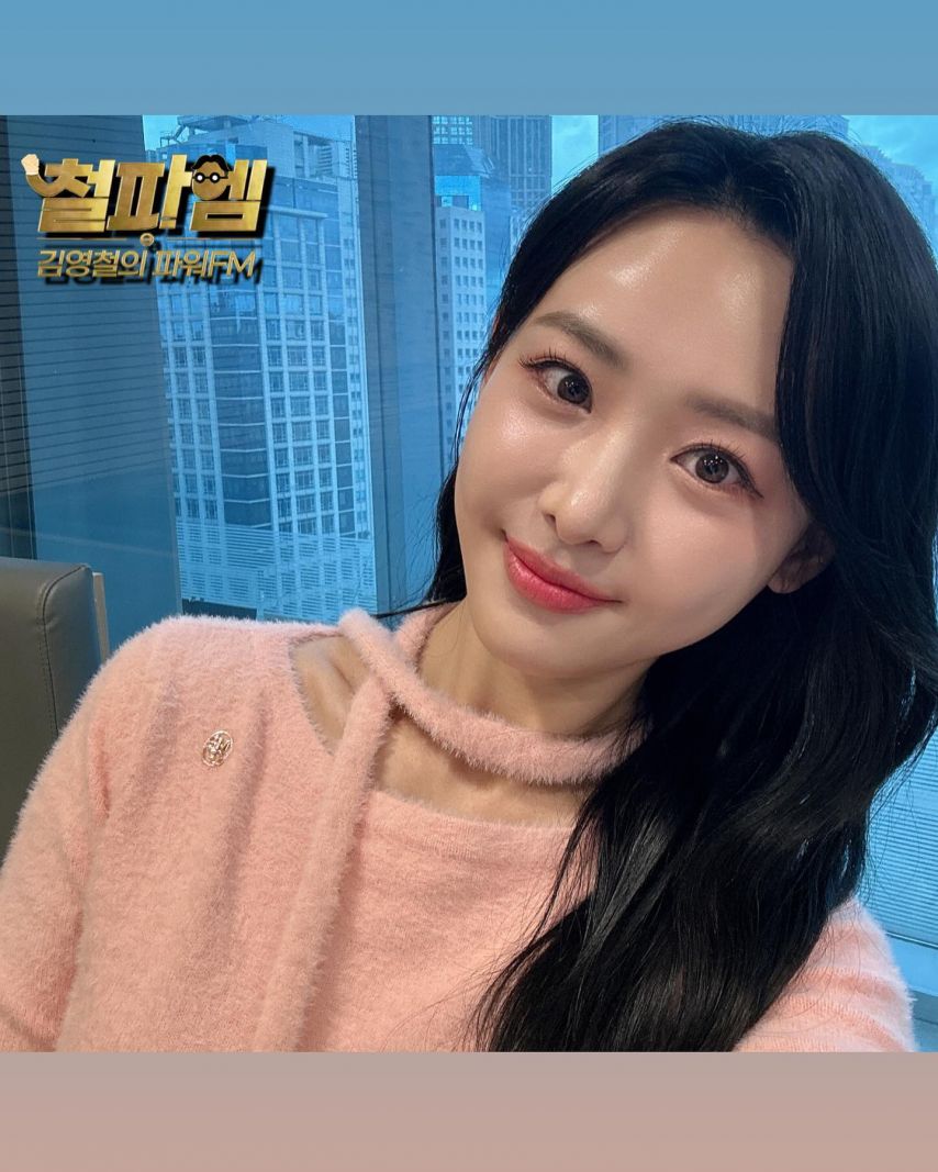 김다영 아나운서1_2.jpg