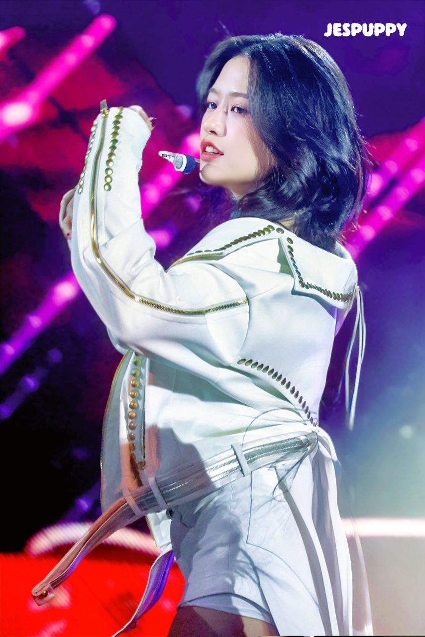 [아이브] 안유진1_2.jpg
