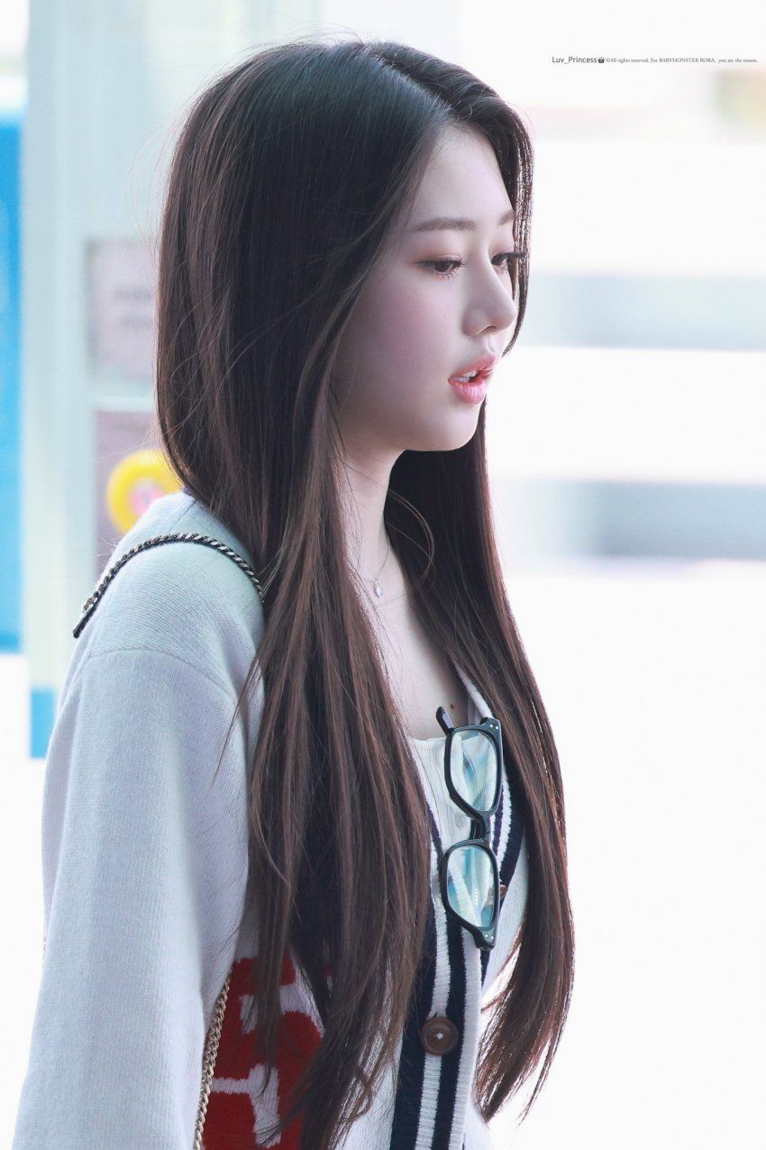 베이비몬스터 로라1_1.jpeg