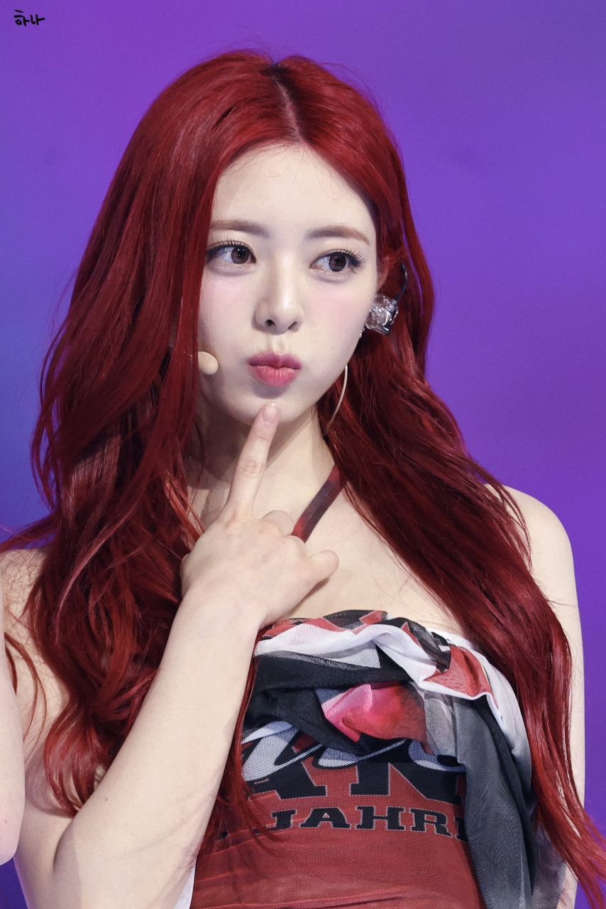 ITZY 유나1_3.jpg