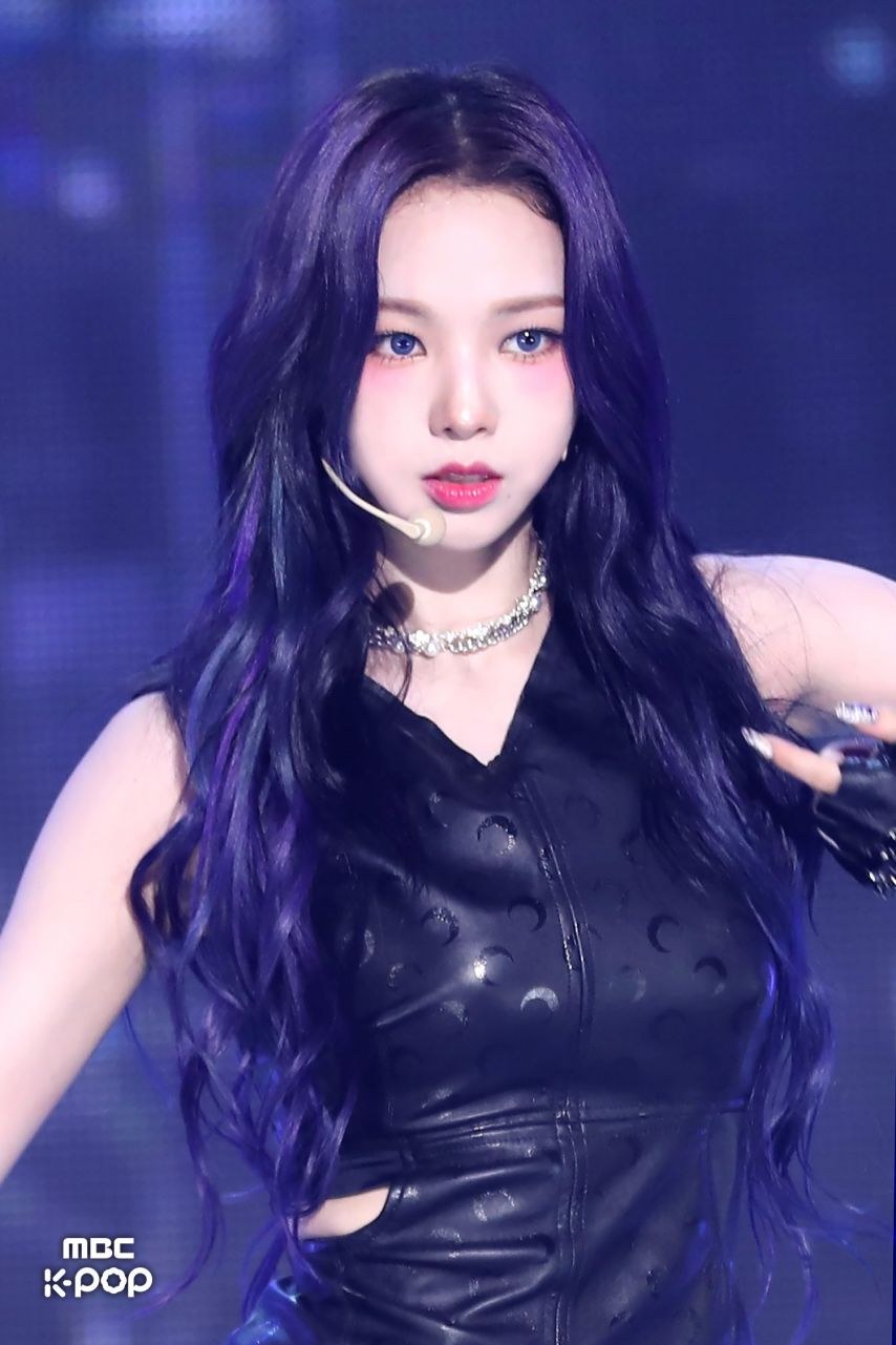 카리나,김채원,장원영,미나,카즈하,레이,설윤,윈터,안유진,해원,리즈1_4.jpg