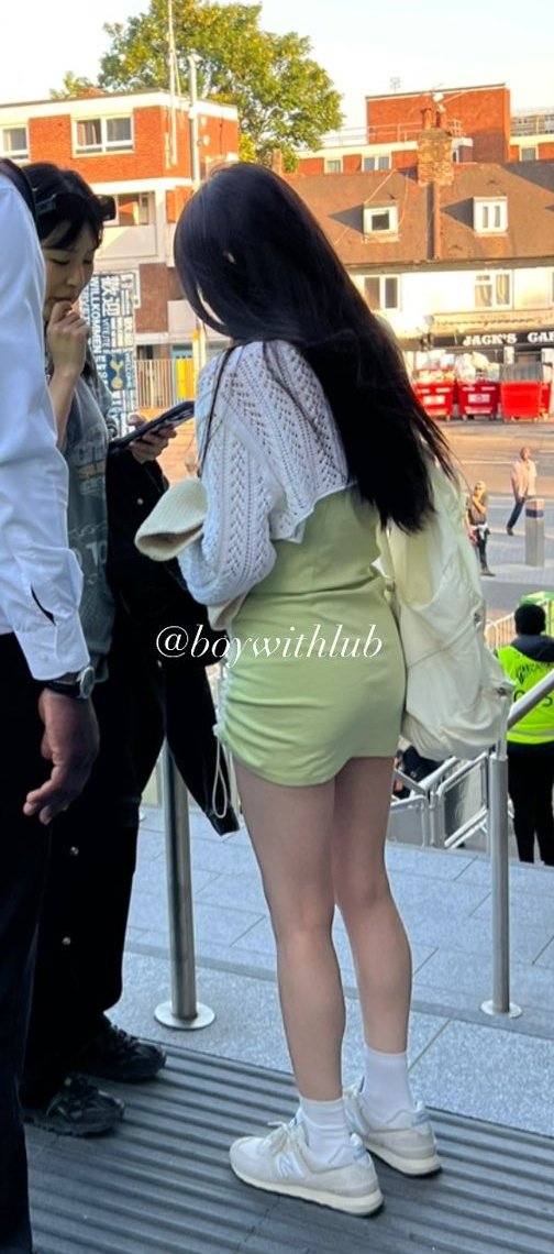비욘세 콘서트 간 레드벨벳 아이린 슬기 연두색 원피스 은근한 엉태2.jpg